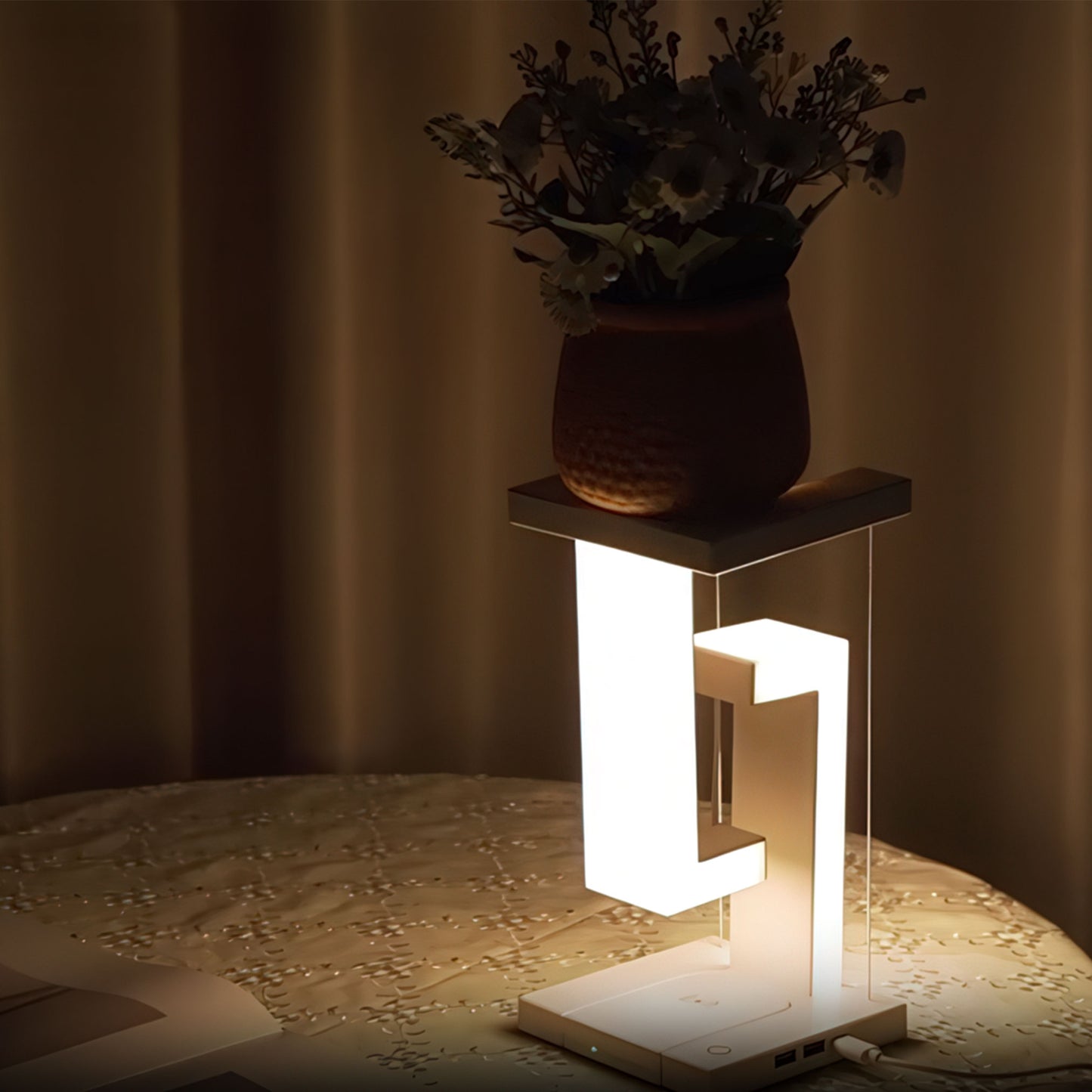 Lamp that Defies Gravity and Charges Your Phone - 73 Yards